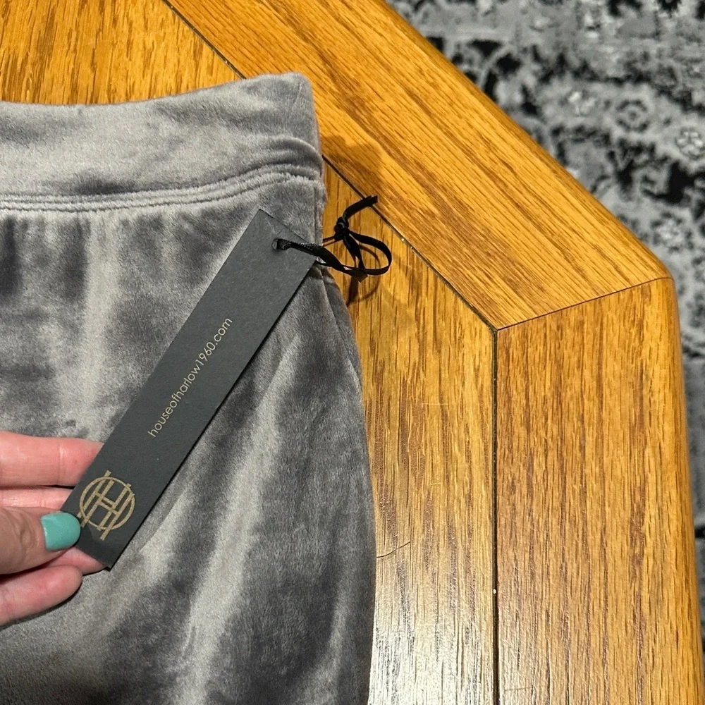 *HOUSE OF HARLOW 1960* Plush Velour Pants NWT Size Medium